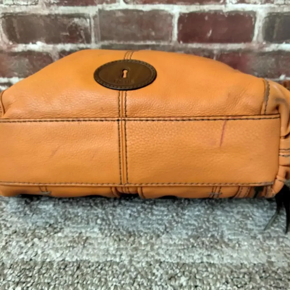 Fossil Long Live Vintage 1954 Orange Leather Explorer Foldover Crossbody Bag - Picture 7 of 11